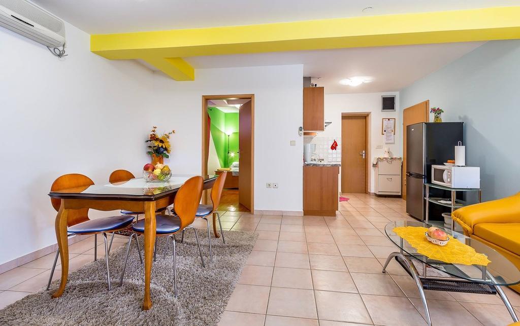 Apartment Ellis Premantura Luaran gambar