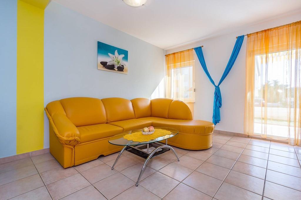 Apartment Ellis Premantura Luaran gambar